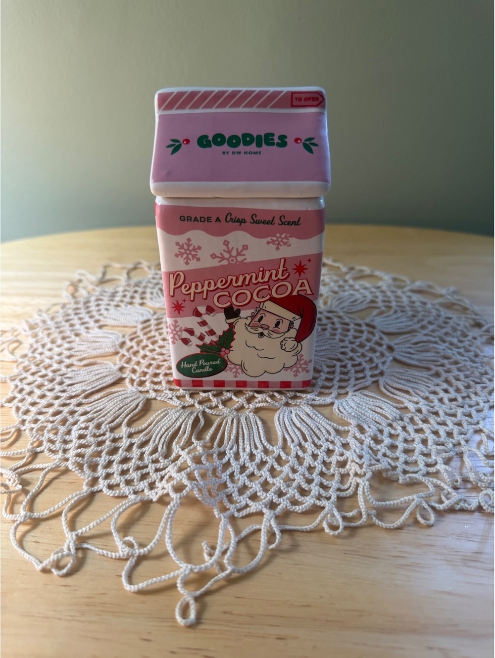 DW Home Peppermint Cocoa Scented Candle in Ceramic Container